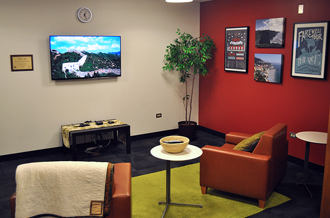 no cable family room exhibit