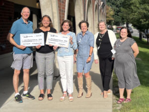 the Foundation and Friends donate $1,000 to WDSRA